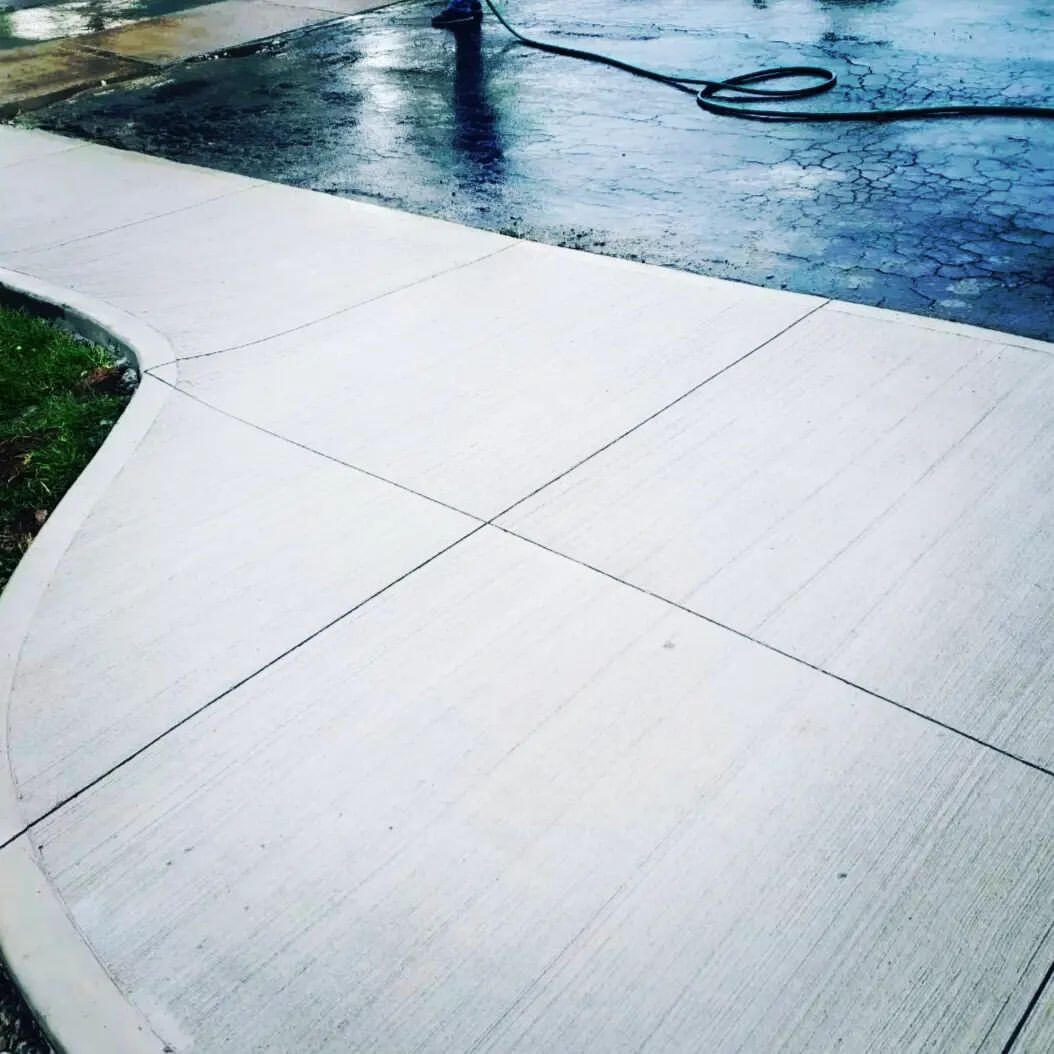 Curved concrete walkway